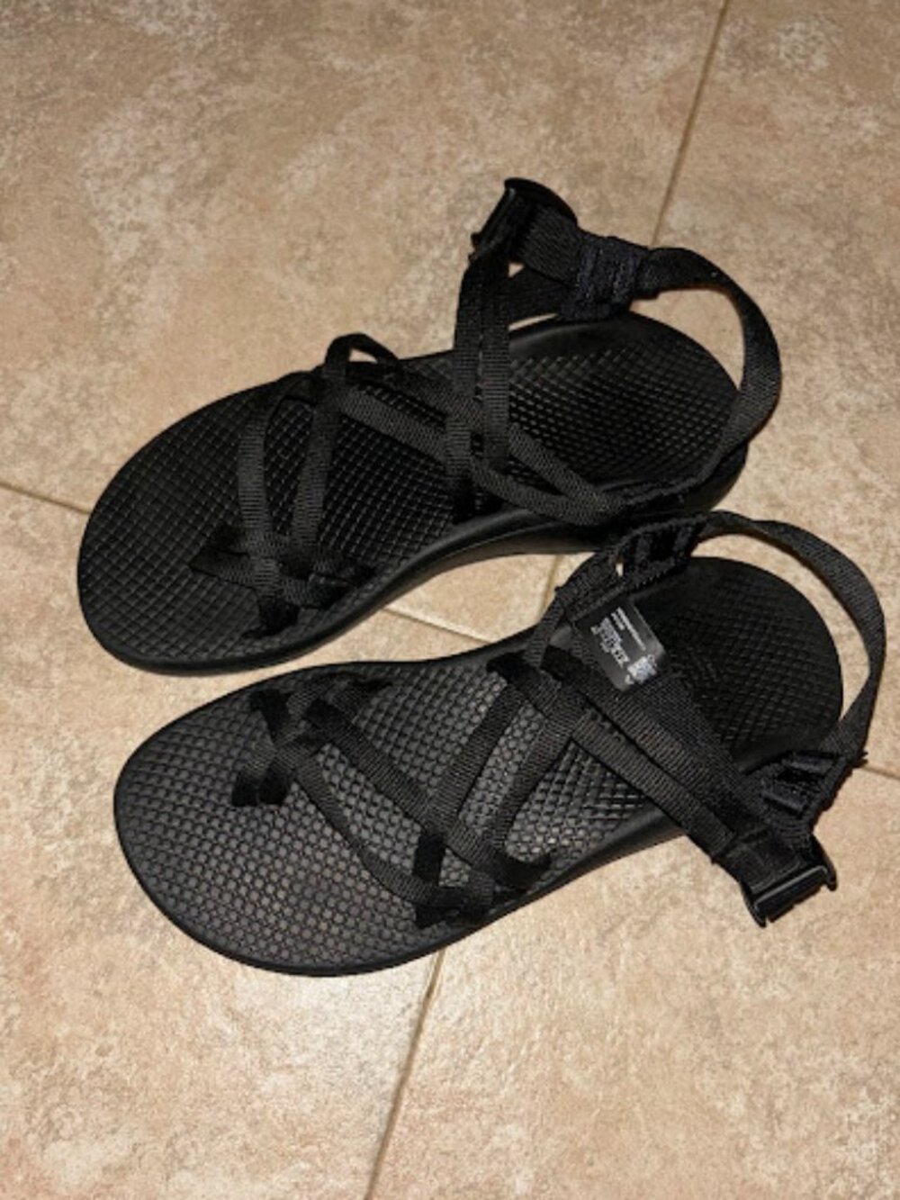 Chaco Black Double-Strap Toe-Loop Sandals — Women’s 8